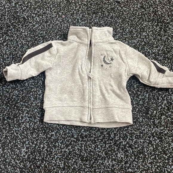 Newborn grey two piece set - Picture 2 of 4